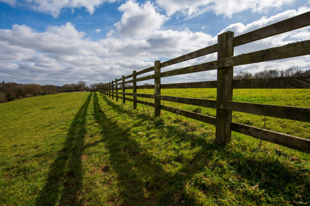 So montieren Sie Holzpfosten korrekt